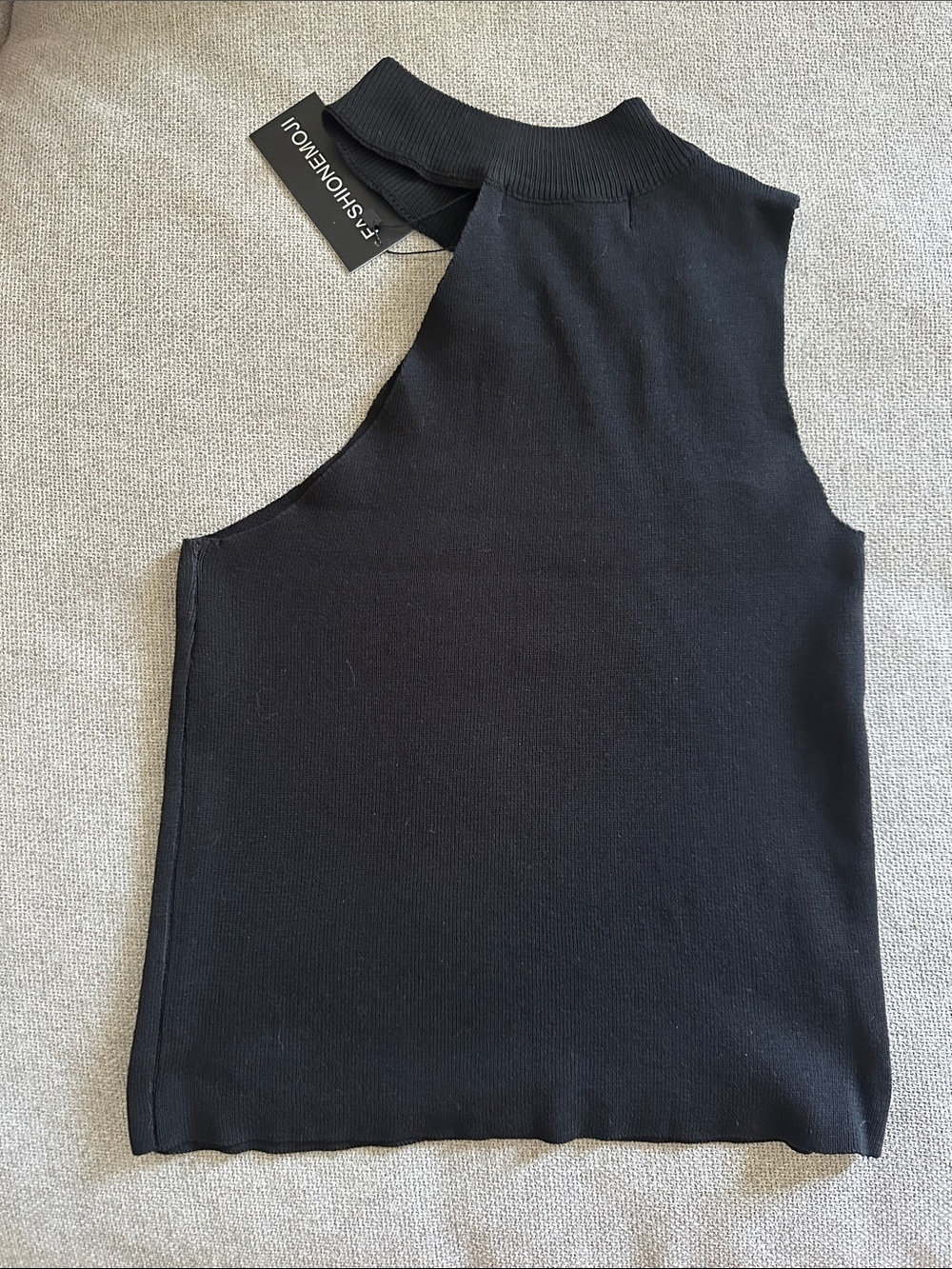 Basic One-Shoulder Ribbed Stretch Black Tank Top - Picture 6 of 6